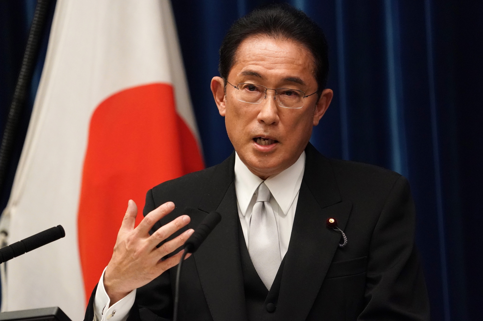 Japanese Prime Minister Fumio Kishida lack of security surprised