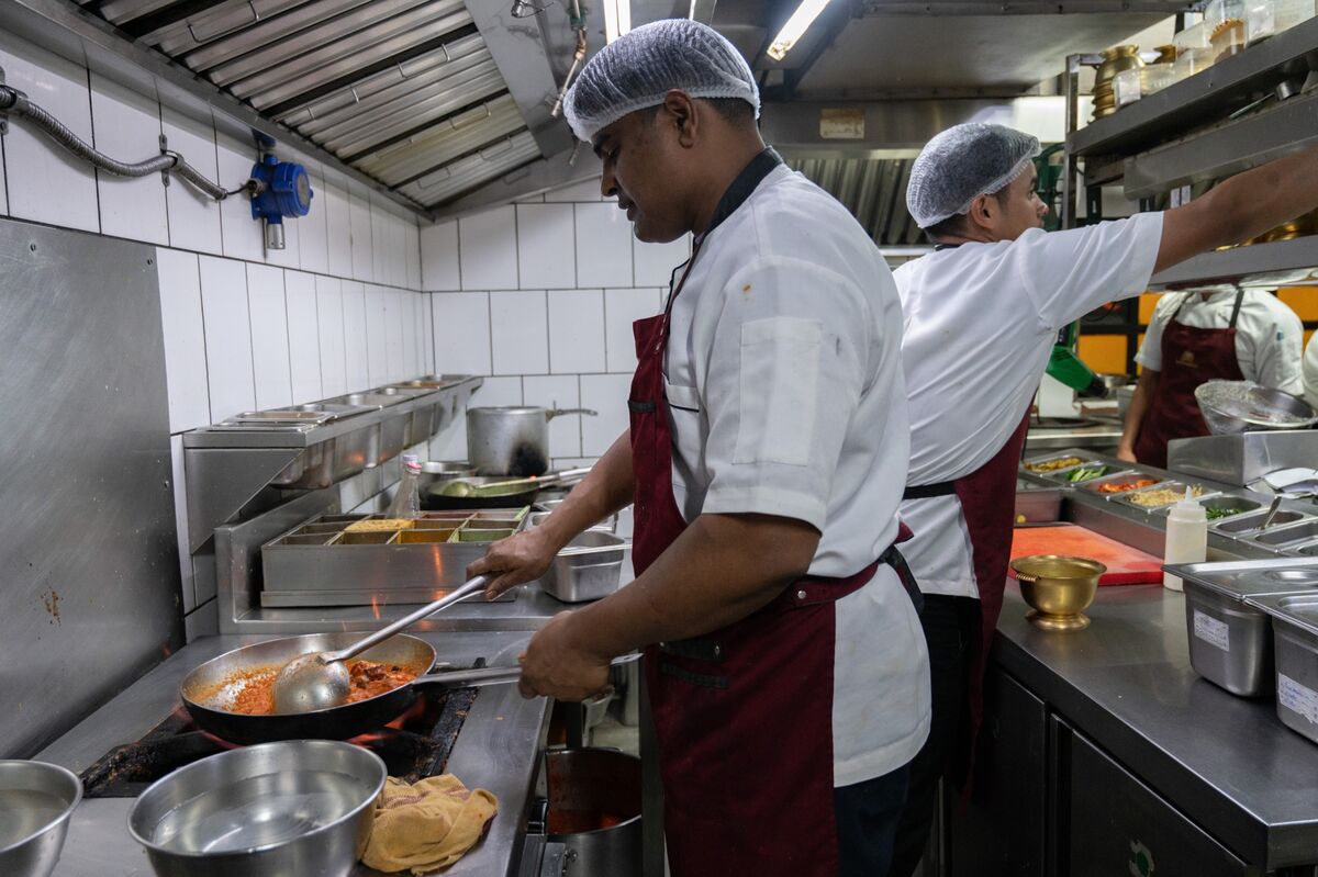 bloomberg.com - Menaka Doshi - India's Restaurants Face Tense 48 Hours