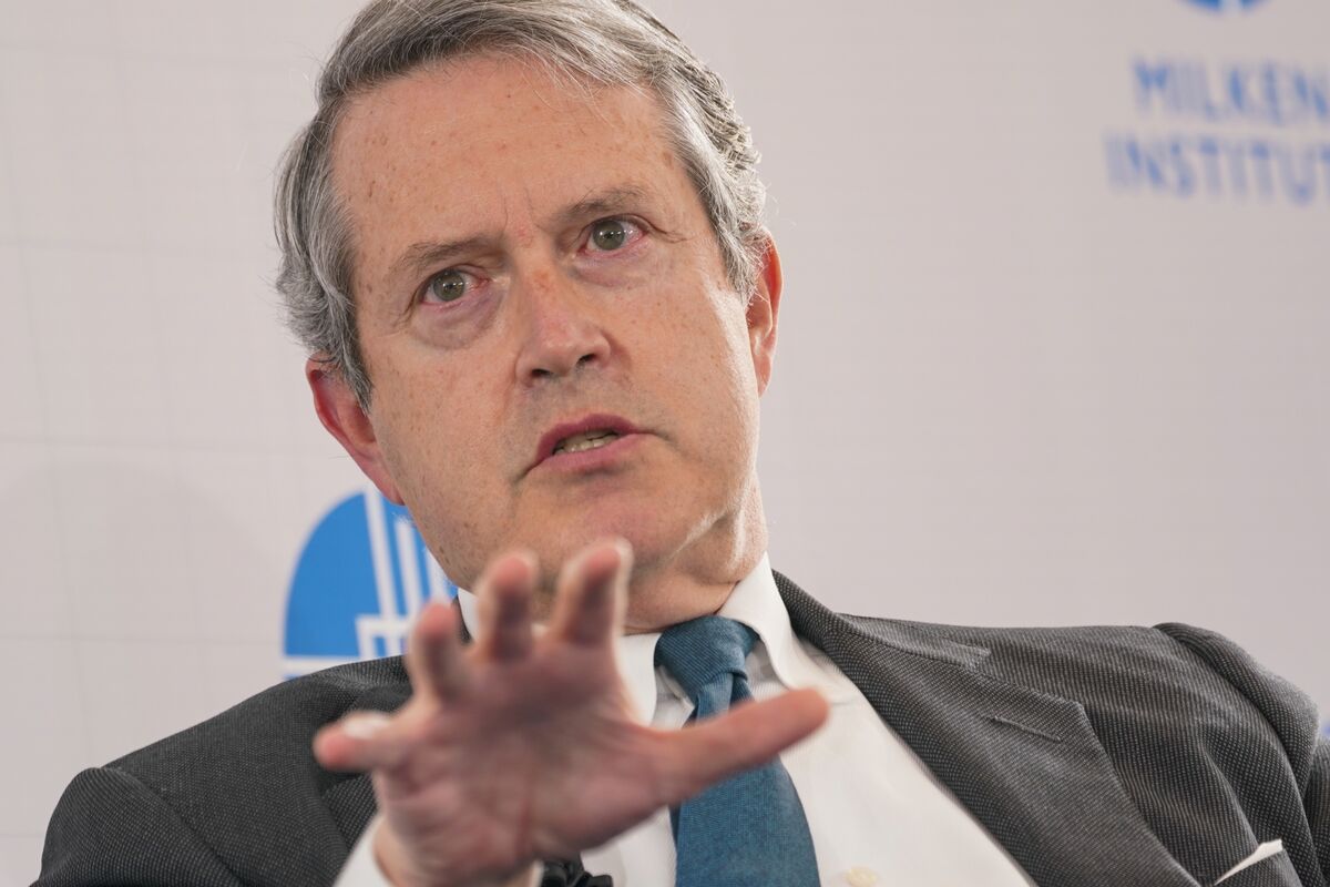 Former Fed Vice Chair Randal Quarles Says U.S. Likely to Suffer Recession thumbnail