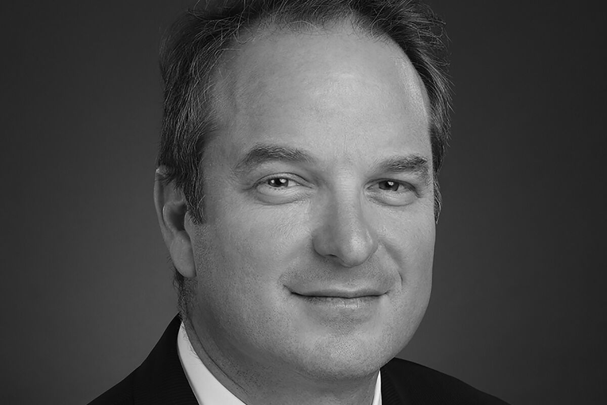 bloomberg.com - David Voreacos - Brian Kahn Pleads Guilty to Defrauding Hedge Fund Investors