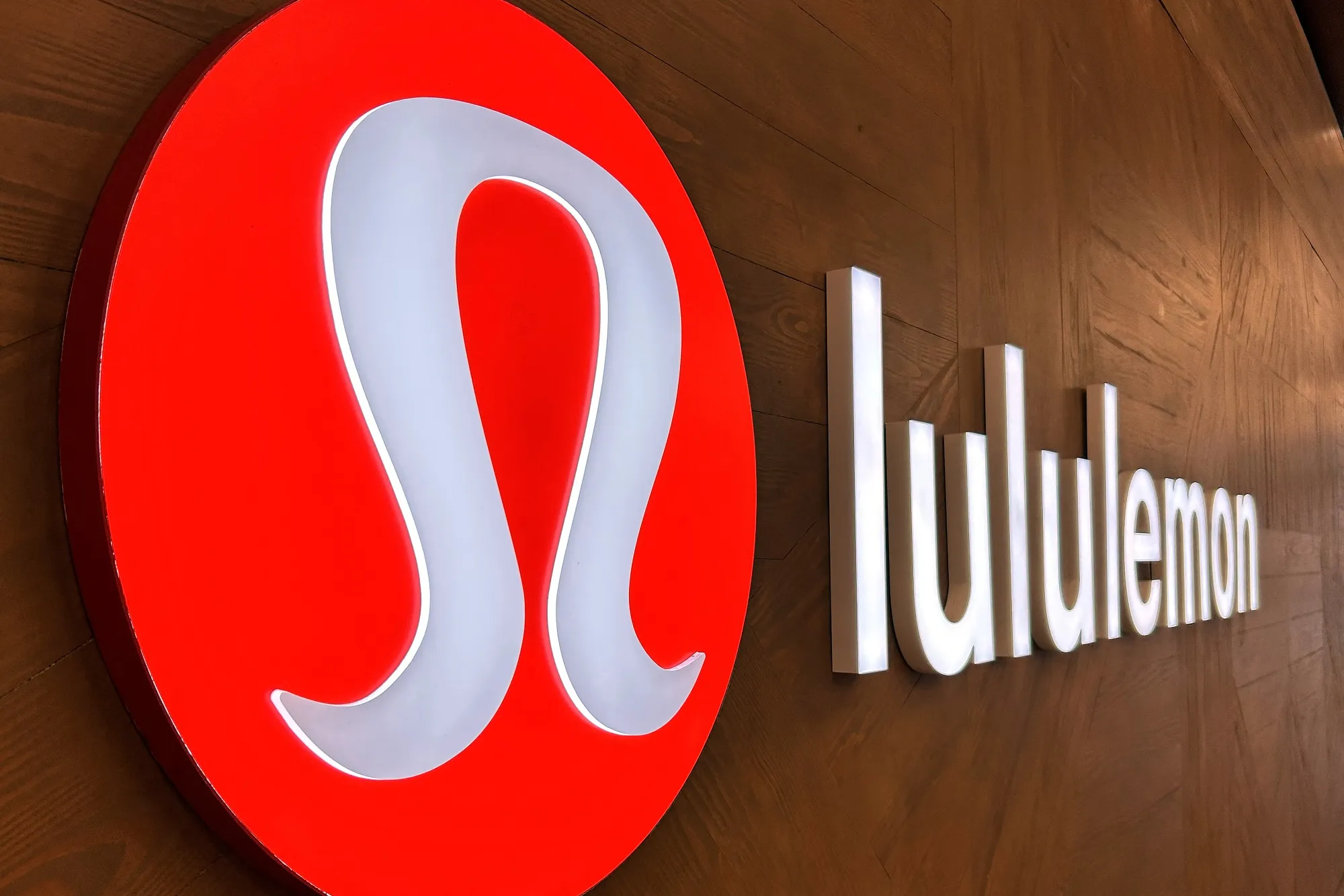 Lululemon risks displeasing both of its biggest critics with its CEO choice.