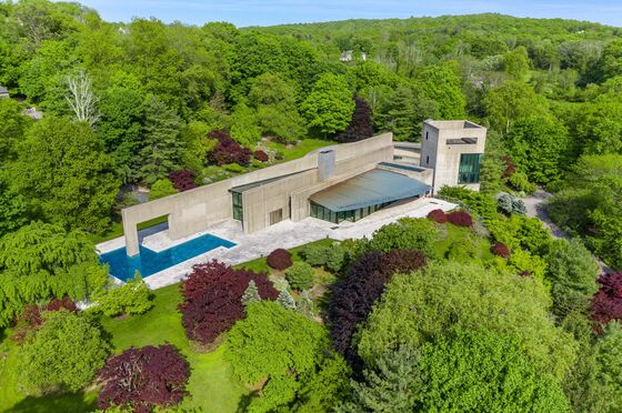 Having a Home by a Star Architect Is Amazing, Until You Try to Sell It