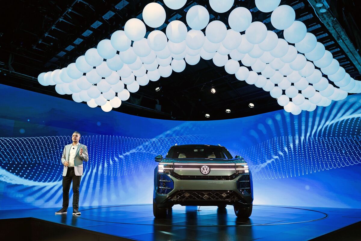 bloomberg.com - Stefan Nicola - VW Wants to Win Over America's Wrangler and Bronco Drivers