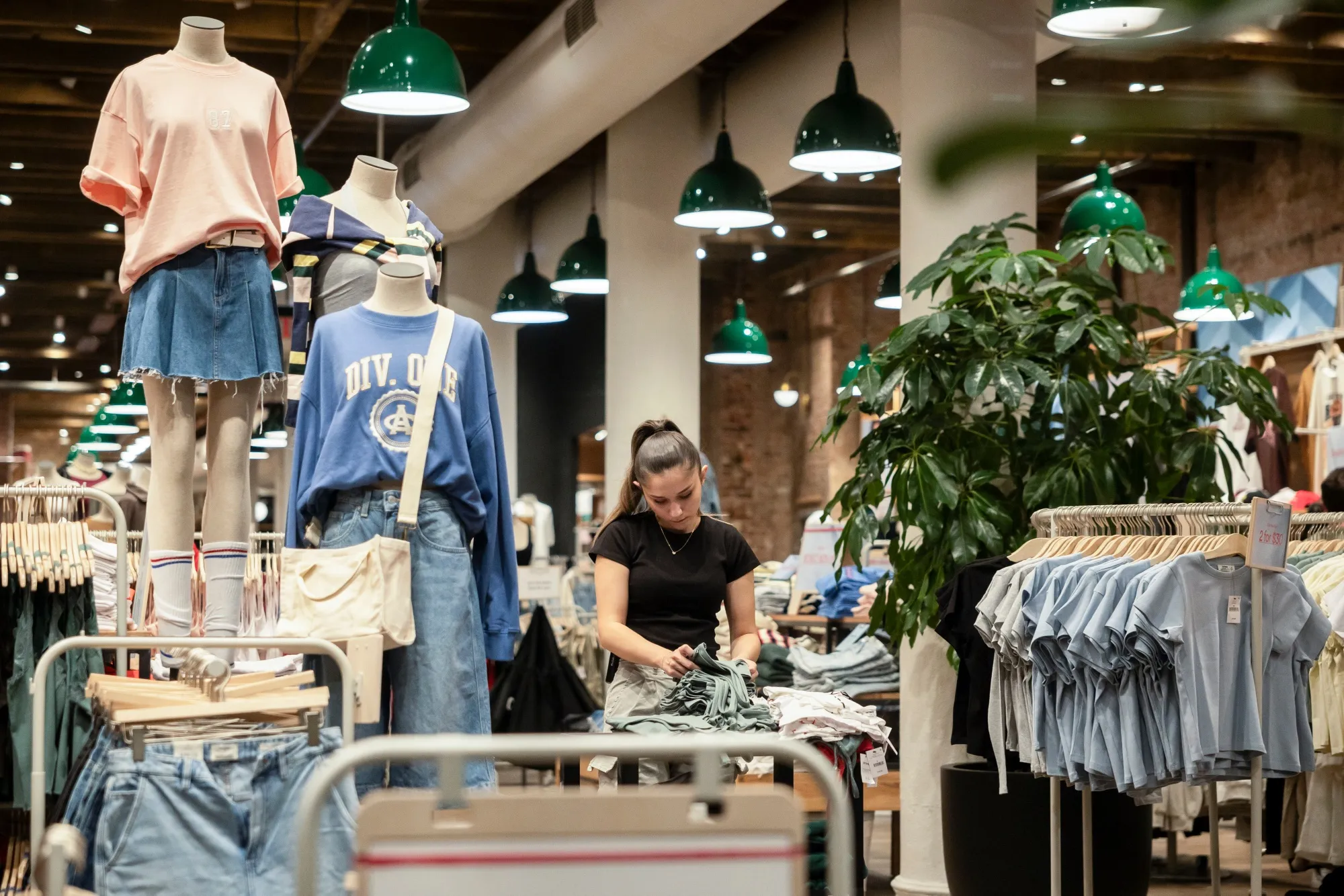 The value of&nbsp;retail sales&nbsp;increased in July by the most since early 2023 in a broad advance that indicates a resilient American consumer.