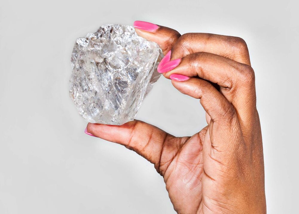 今世紀最大のダイヤモンド原石 ボツワナで採掘 1111カラット Bloomberg