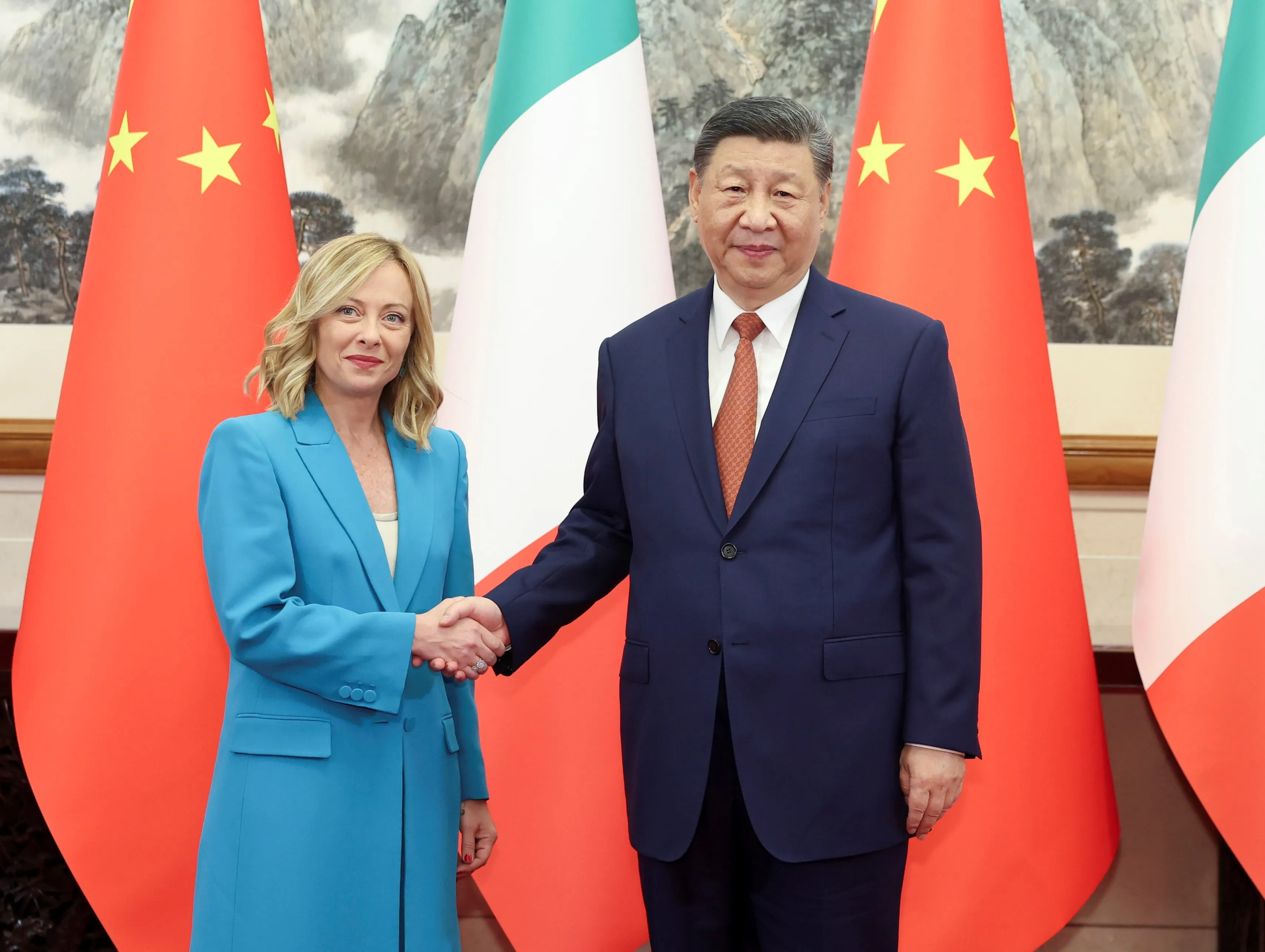 Giorgia Meloni with&nbsp;Xi Jinping&nbsp;in Beijing on July 29.