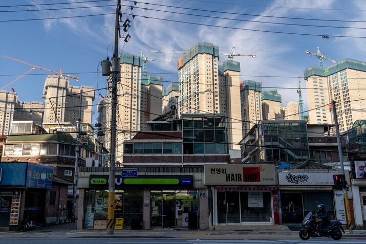 South Korea Apartments Ahead of BOK Rate Decision