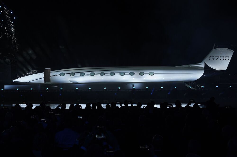 Gulfstream Unveils G700 In Battle For Biggest Private Jet Bloomberg