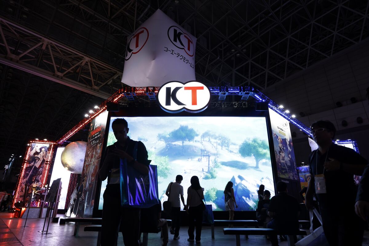 bloomberg.com - Takashi Mochizuki - Koei Tecmo Shares Fall as Earnings Miss, Long-Term Doubts Grow