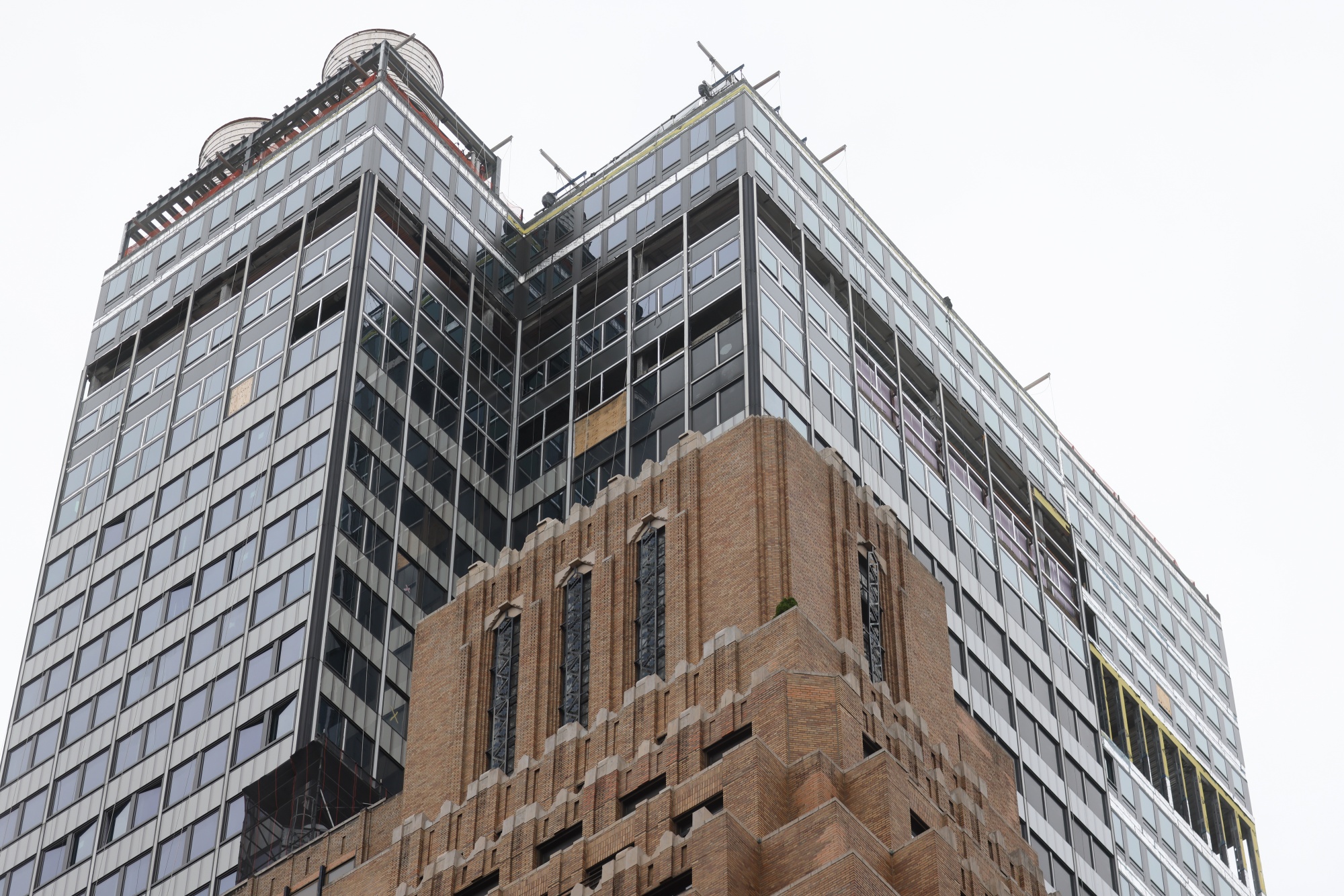 NYC Crews Stabilize Midtown High-Rise, Reopen Nearby Streets
