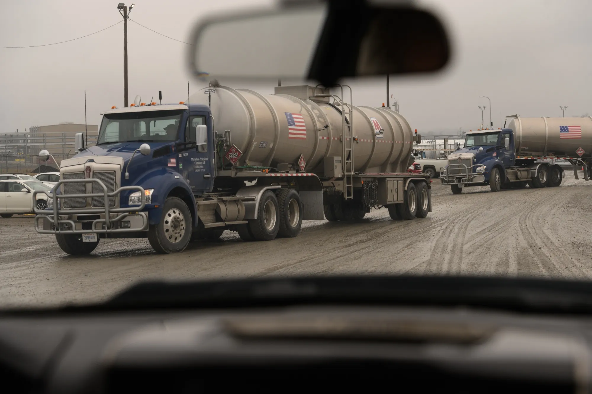 Biden Faces Skeptical Oil Workers in Swing States Like Ohio