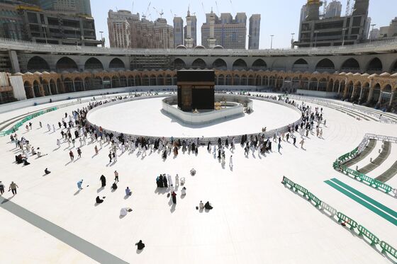Saudi Arabia Asks Muslims to Put Hajj Plans on Hold Amid Virus