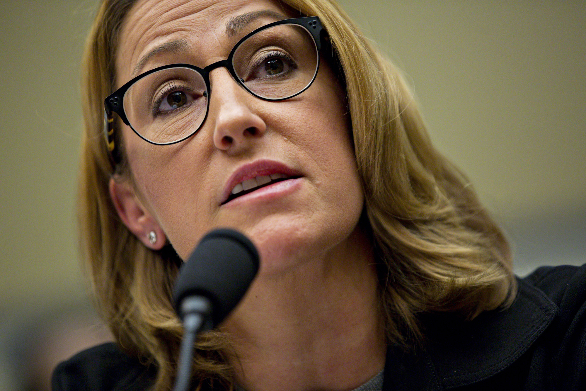 Mylan (MYL) Stock Plunged, CEO Heather Bresch Got a Raise - Bloomberg