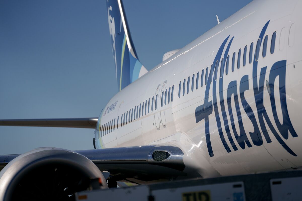 Boeing Criminal Investigation: Missing Bolts on Alaska Airlines Flight