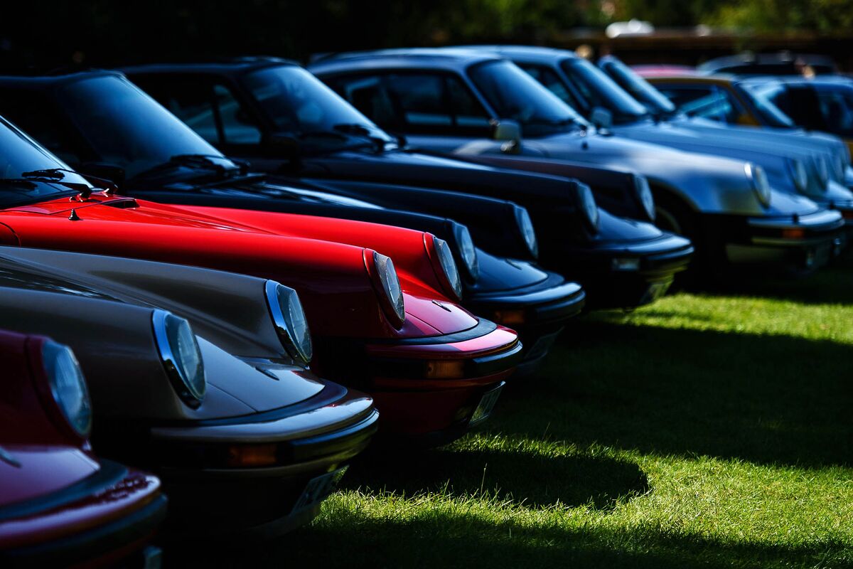 Classic Car Buffs Scammed by International Con Artists - Bloomberg