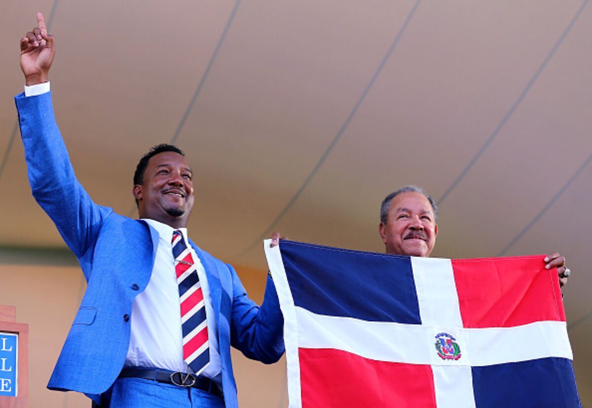 Pedro Martinez Strikes Out a Racial Myth - Bloomberg