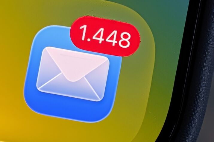 Professional e-mail traffic reaches new high