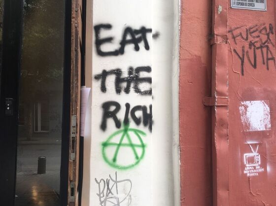 ‘Eat the Rich’ Graffiti Spells Tough Times for Chilean Tourism