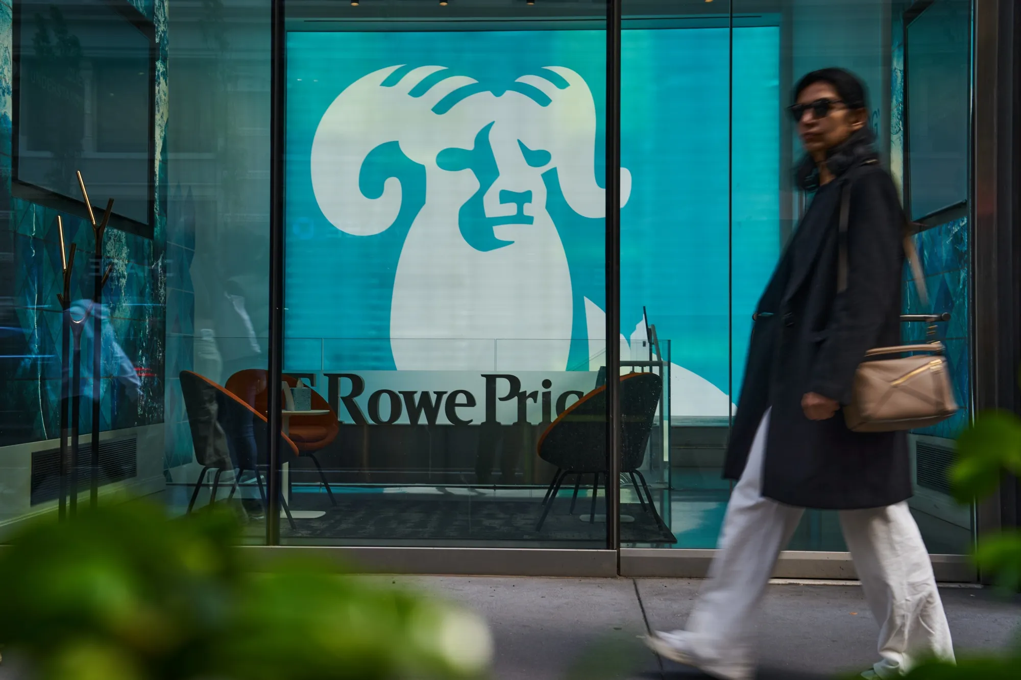 Goldman to Buy $1 Billion of T. Rowe Stock as Firms Team Up - Bloomberg
