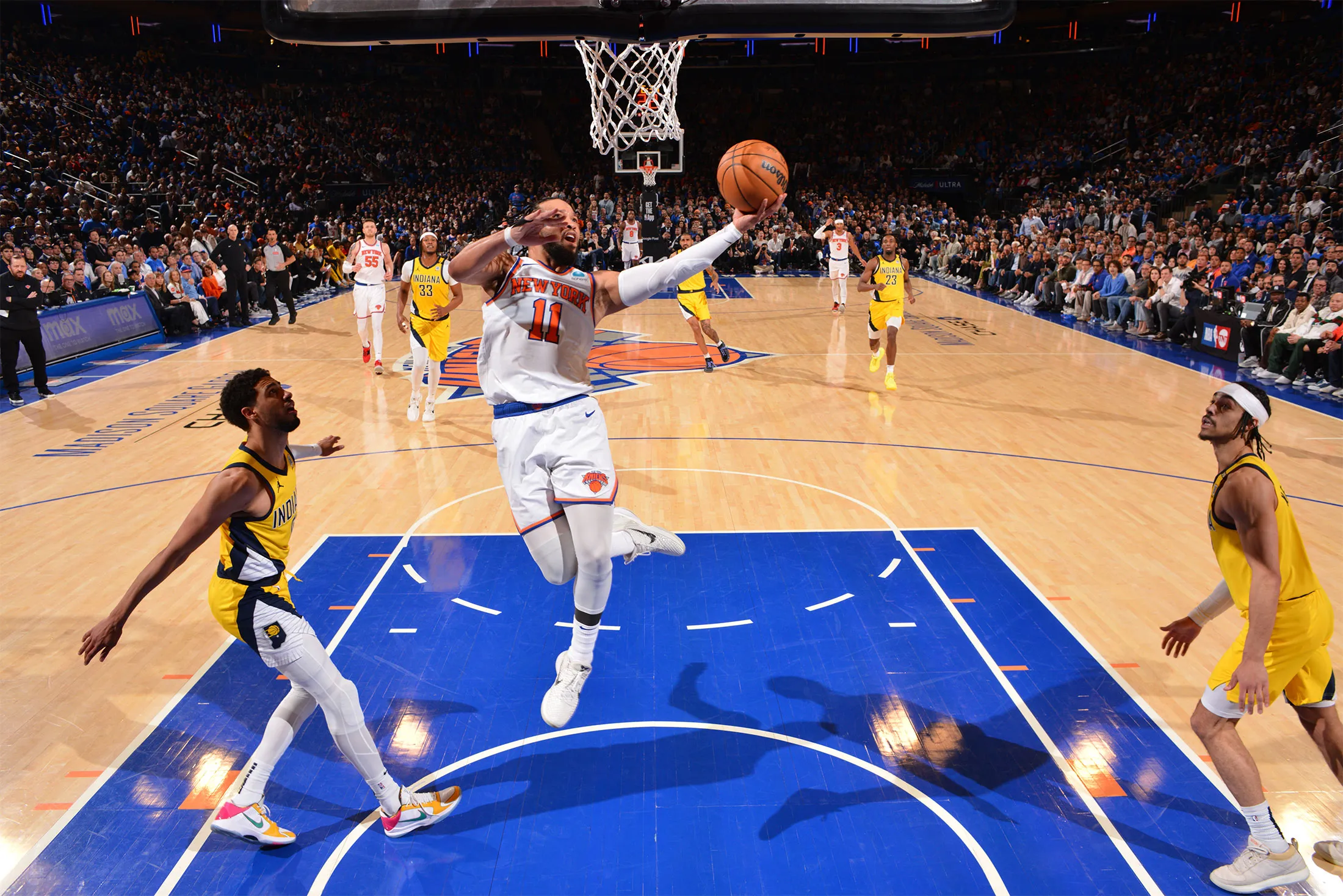 How to Save on Knicks Tickets? Avoid MSG for Cheaper Playoff Seats -  Bloomberg, image size:2200x1468