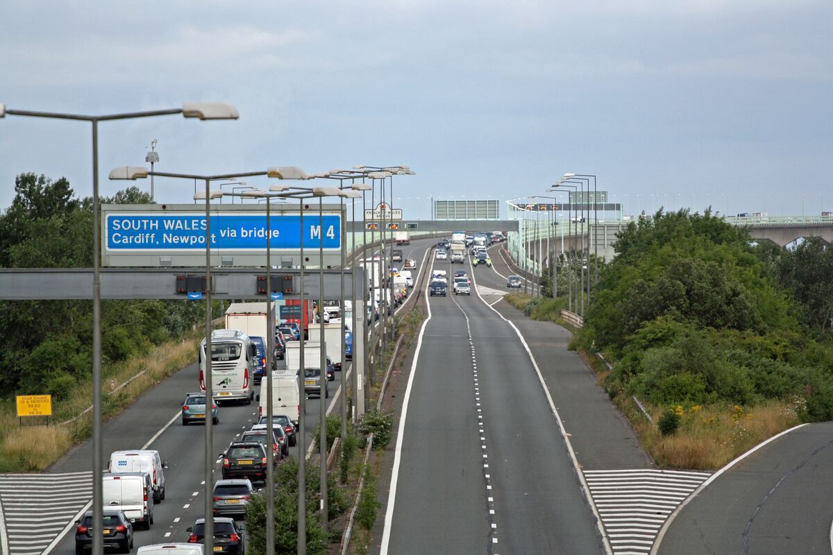 M4 Traffic Update: UK Fuel Price Protest Starts With Go-Slow Road ...