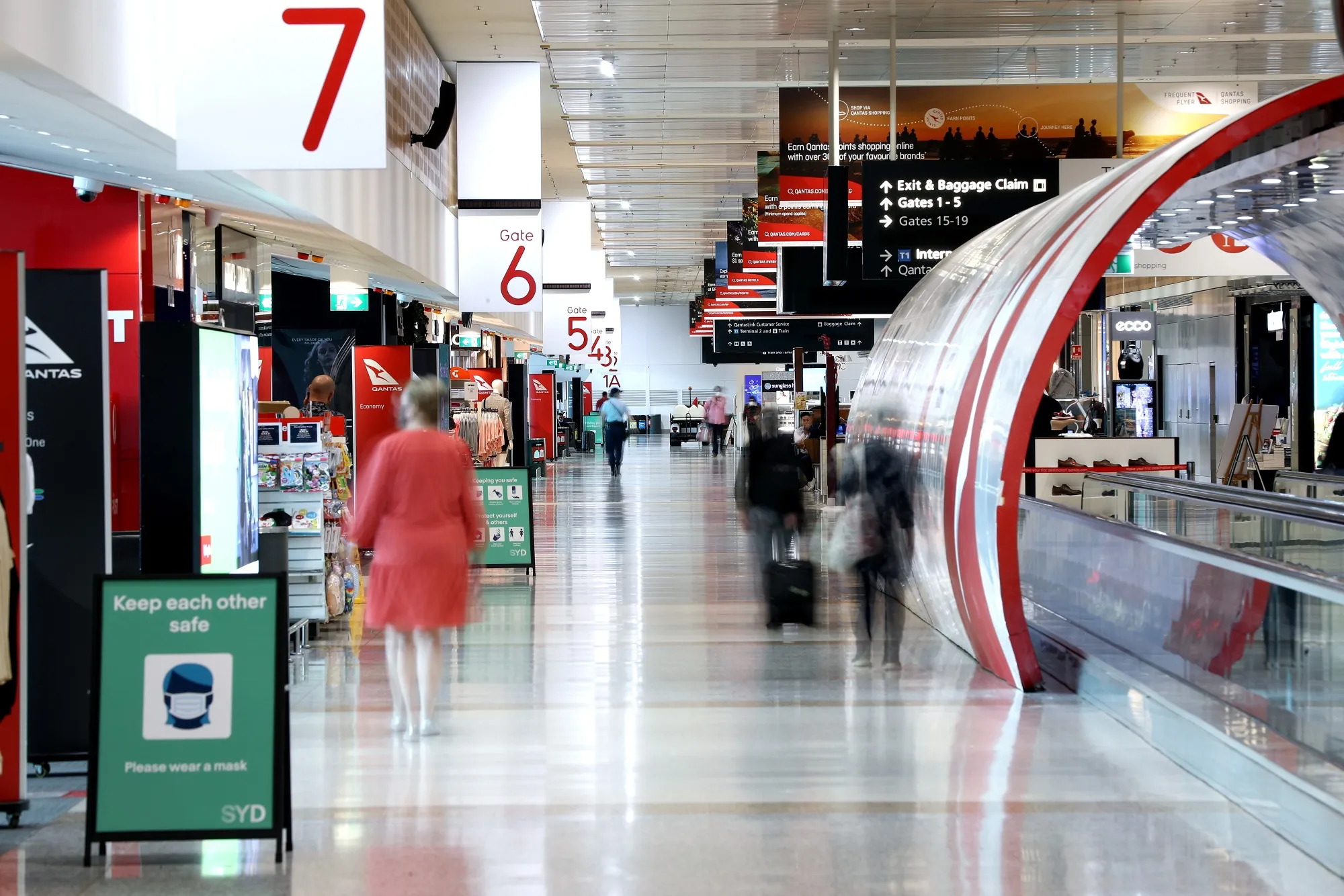 Operations at Sydney Airport Ahead of Qantas and the Airport's Earnings