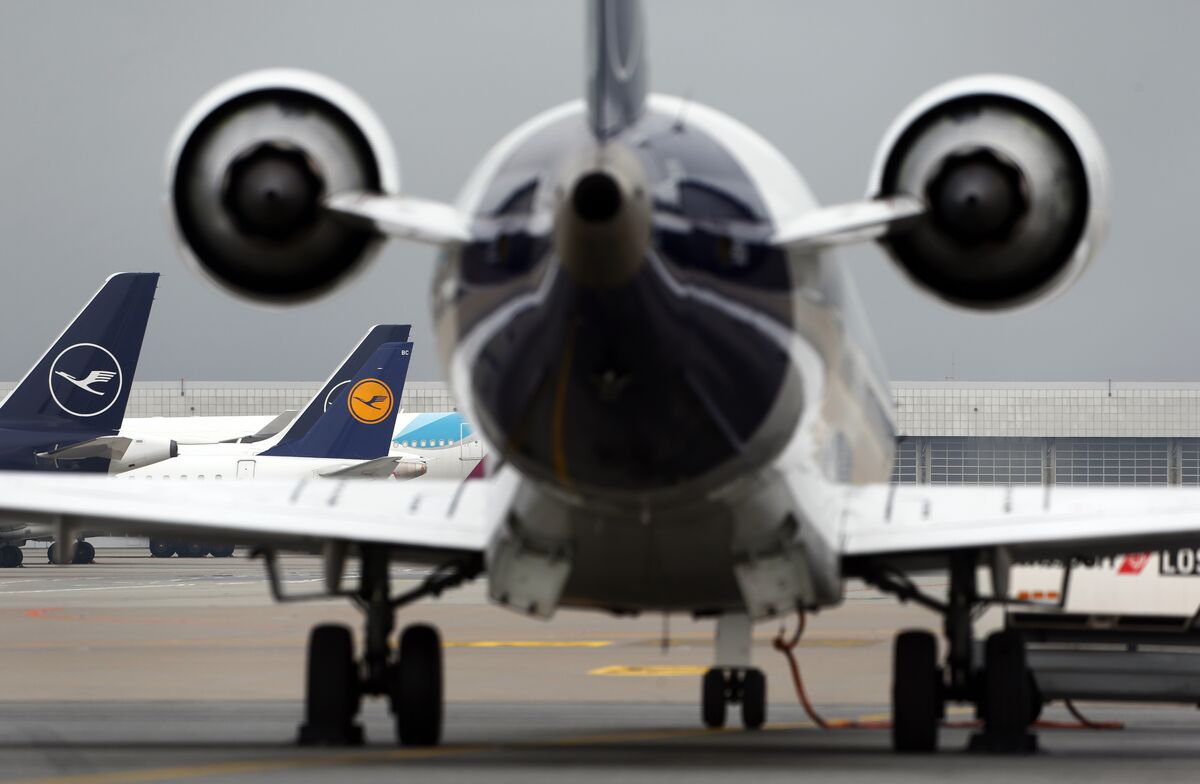 EU Lands Jet-Fuel Deal to Start Decarbonizing Air Travel - Bloomberg