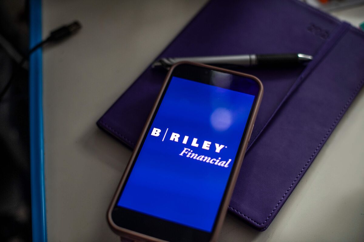 B. Riley to Change Auditor After Reporting Delays