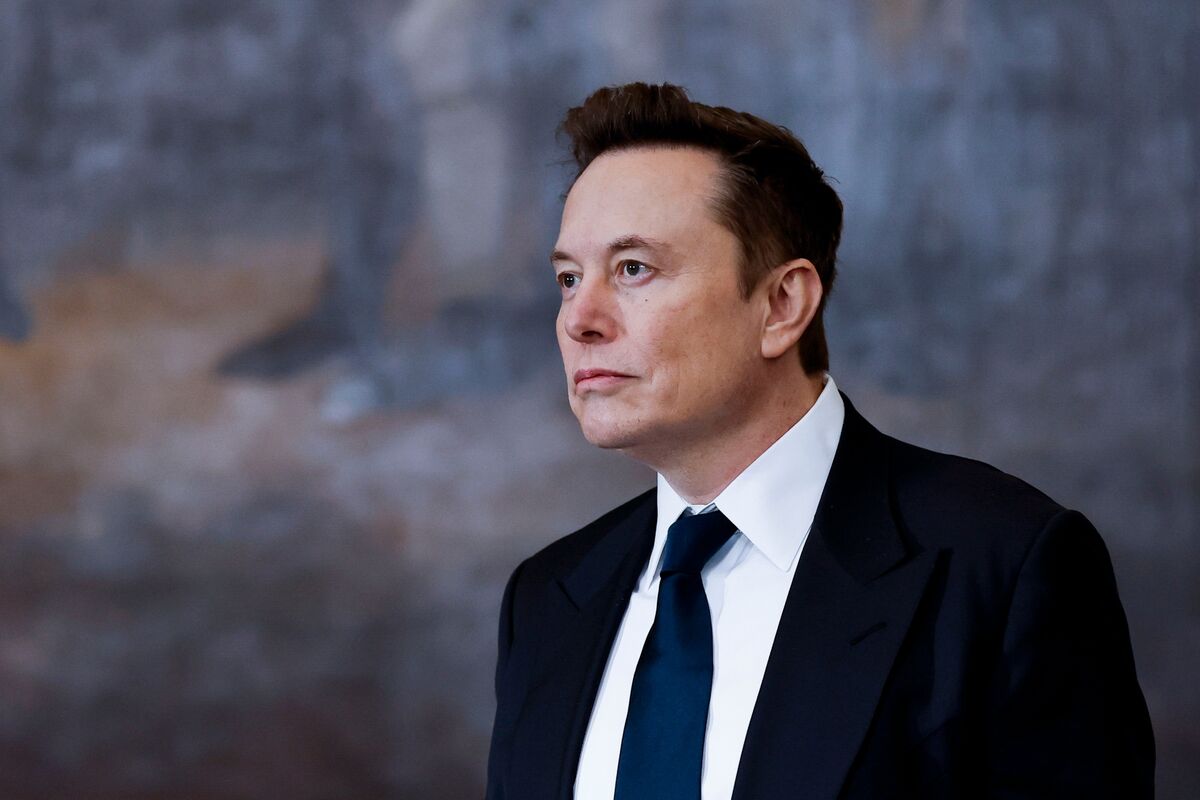 ブルームバーグのニュース記事「マスク氏への1兆ドル報酬案、テスラ株主は否決を－ISSが勧告」の画像