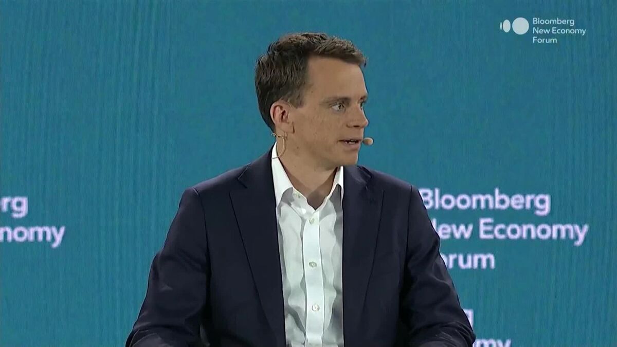 ⚫️ BLOOMBERG: "Tagli ai finanziamenti negli Stati Uniti: minacce alla leadership scientifica e all'innovazione globale"