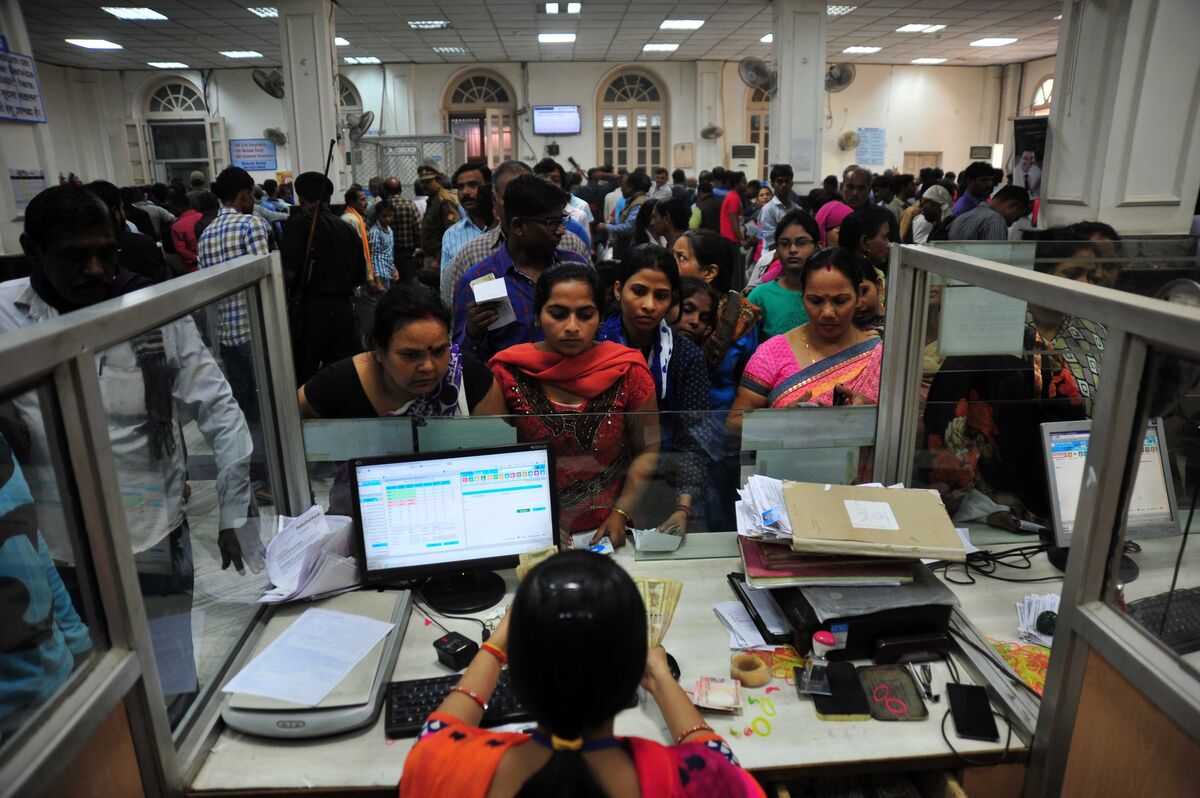 Indian Banks Take Subprime Risks As Slowdown Hits Credit Growth - Bloomberg