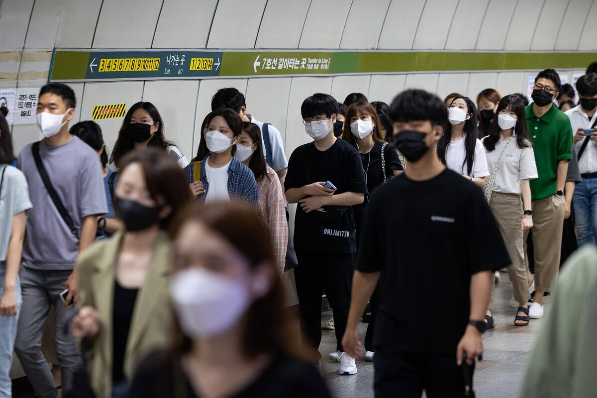 south-korea-eases-covid-mask-mandate-indoors-but-public-transit-in