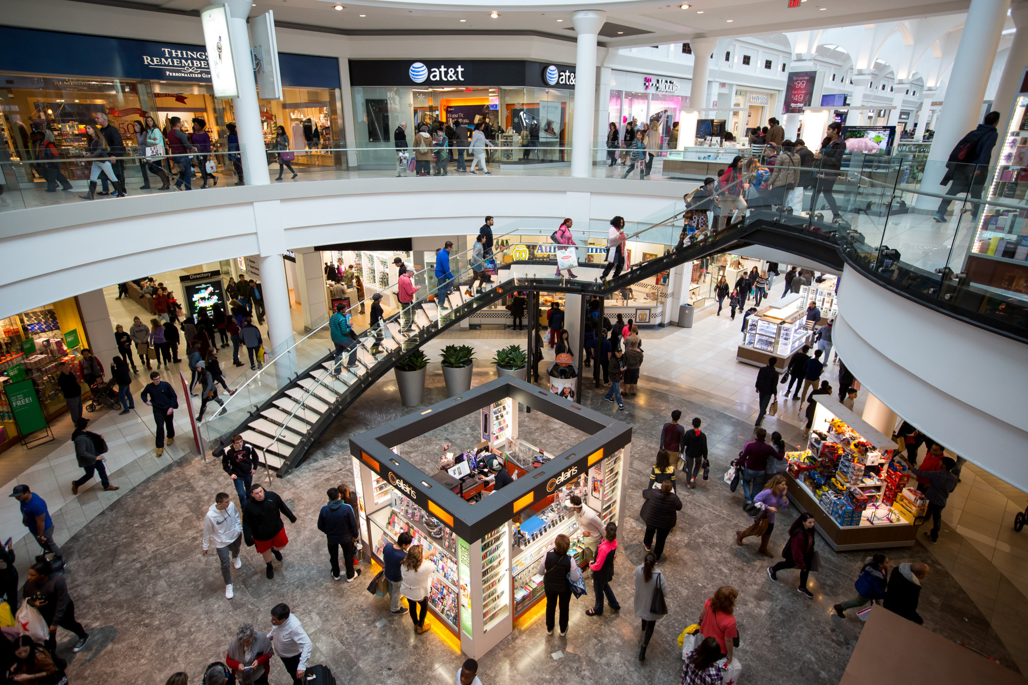 Retail Mall Foot Traffic Picks Up Ahead of Thanksgiving - Bloomberg