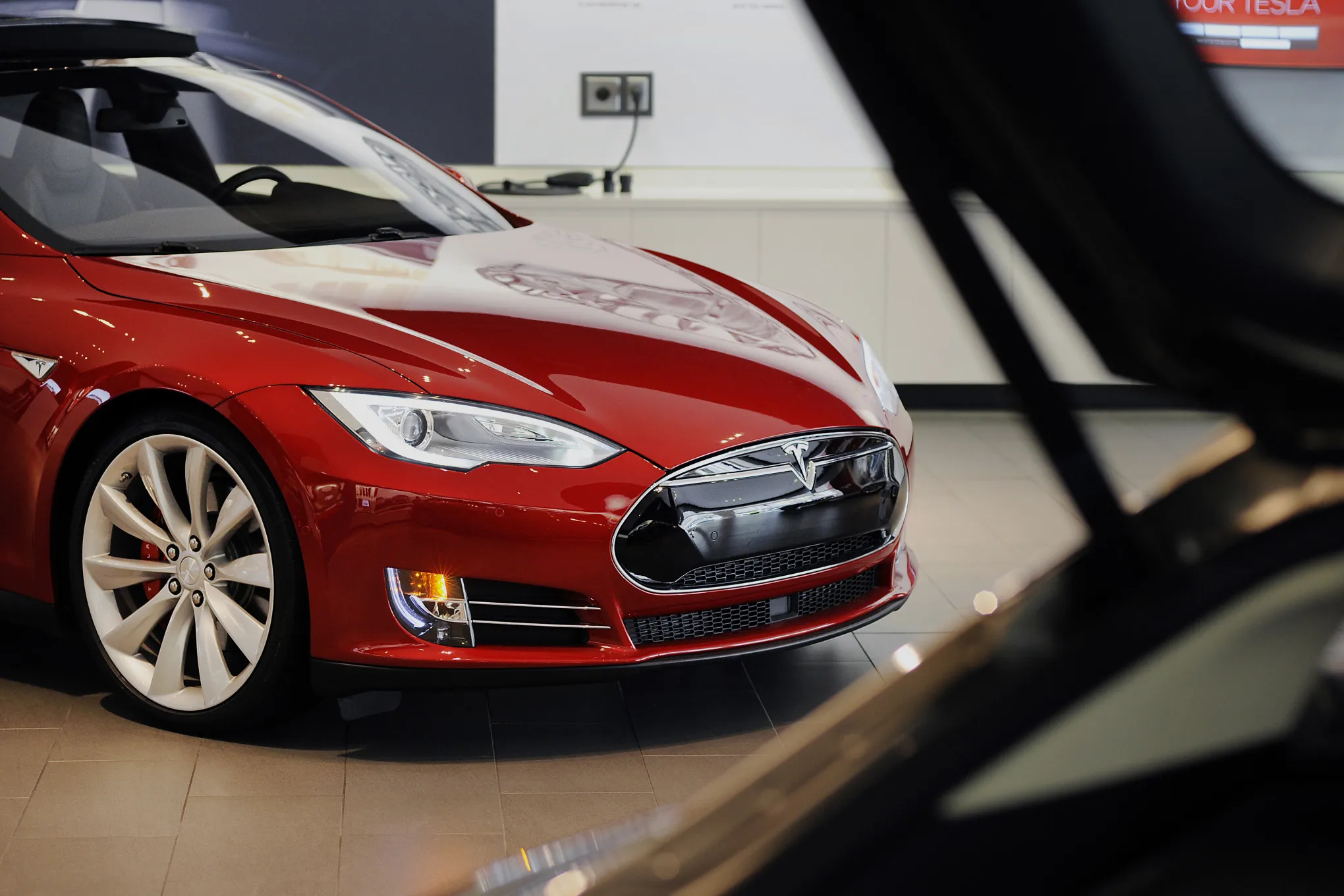 A Model S P85D electric vehicle (EV) sits on display aat the Tesla Motors Inc. retail store in San Jose, California.