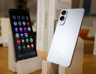 relates to Samsung Debuts $1,099 S25 Edge, Kicking Off Wave of Thin Phones