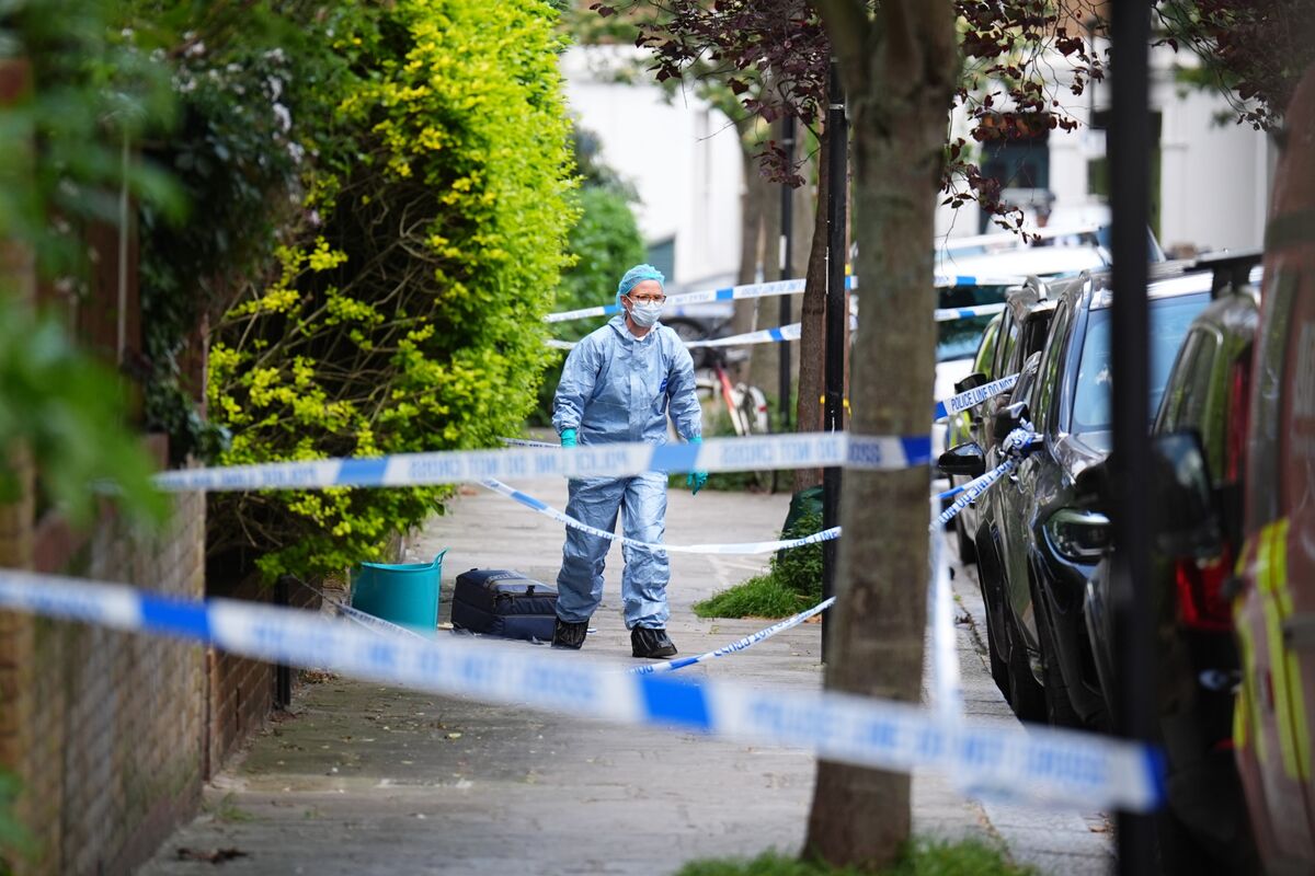 🟪"Incendio sospetto a Londra: indagini della polizia antiterrorismo nella casa del Primo Ministro Keir Starmer"
