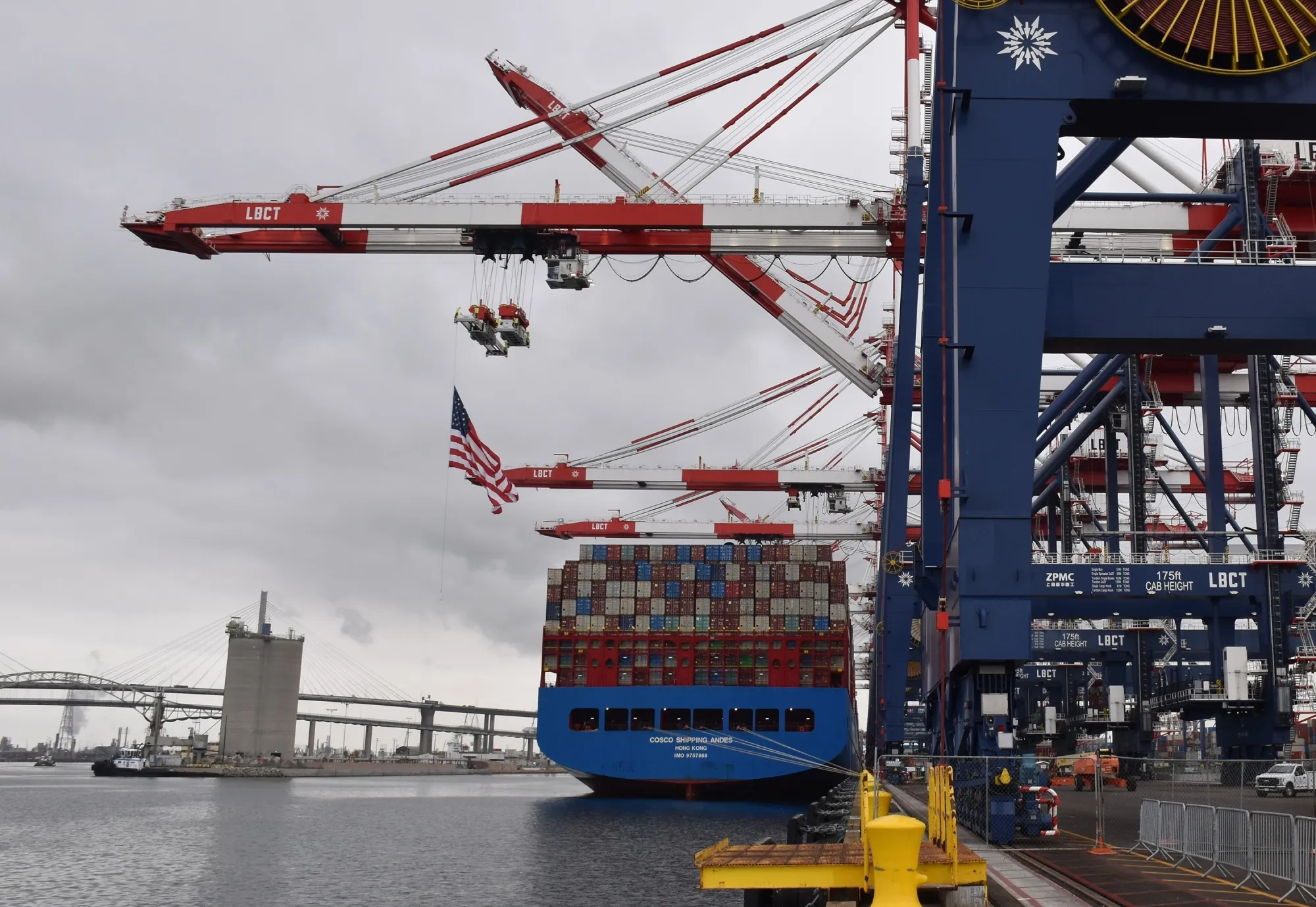 A container ship&nbsp;docks at a new terminal in the Port of Long Beach, California, on&nbsp;Aug. 20.&nbsp;
(Photo by Gao Shan/Xinhua via Getty Images)