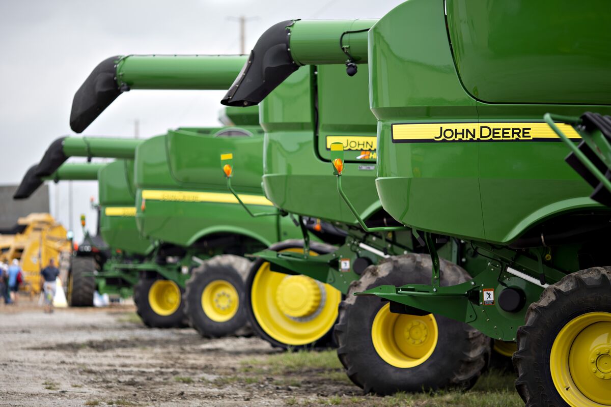 John Deere Announces Layoffs Amid Economic Pressures