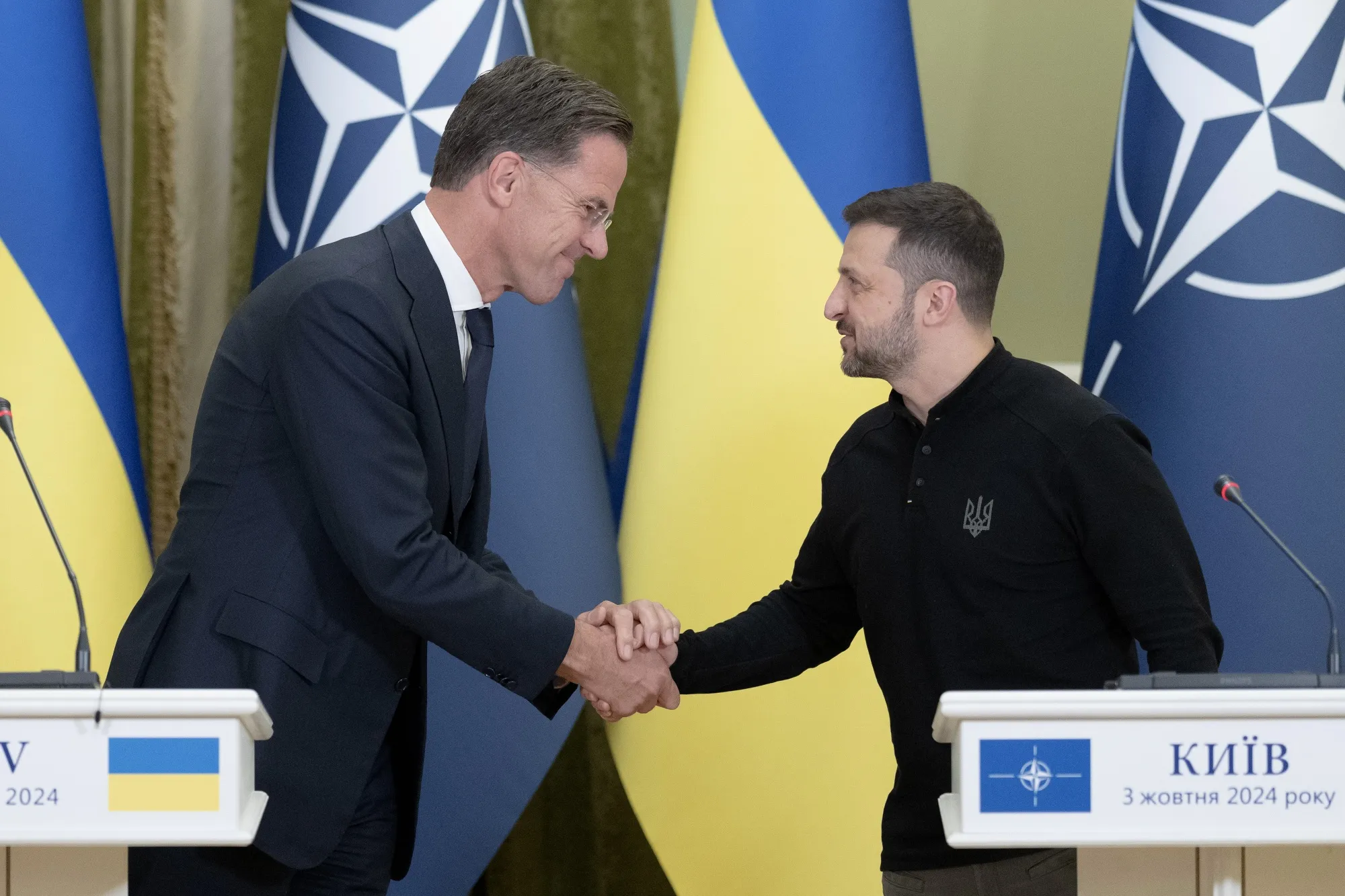 Mark Rutte, left, and Volodymyr Zelenskiy, in Kyiv, on Oct. 3.