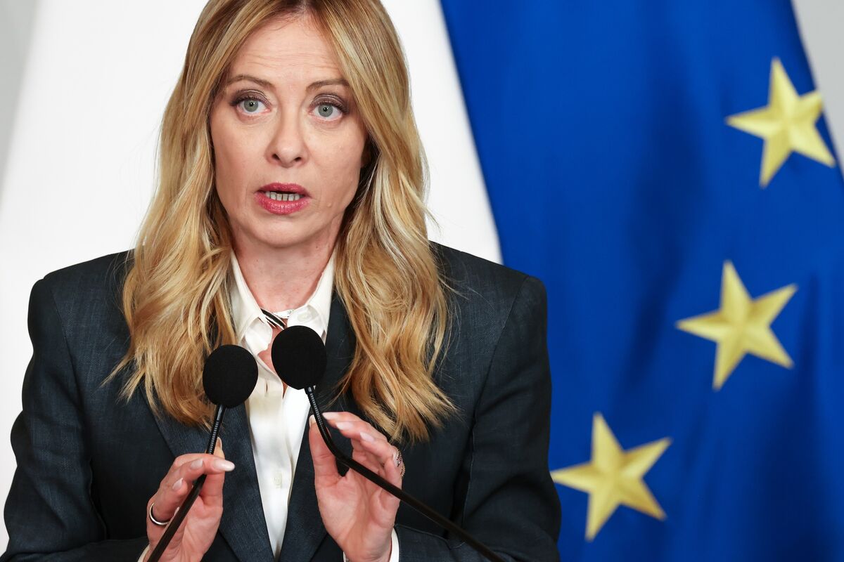 Italy’s Meloni Says EU Bureaucrats Are Stifling Economic Growth