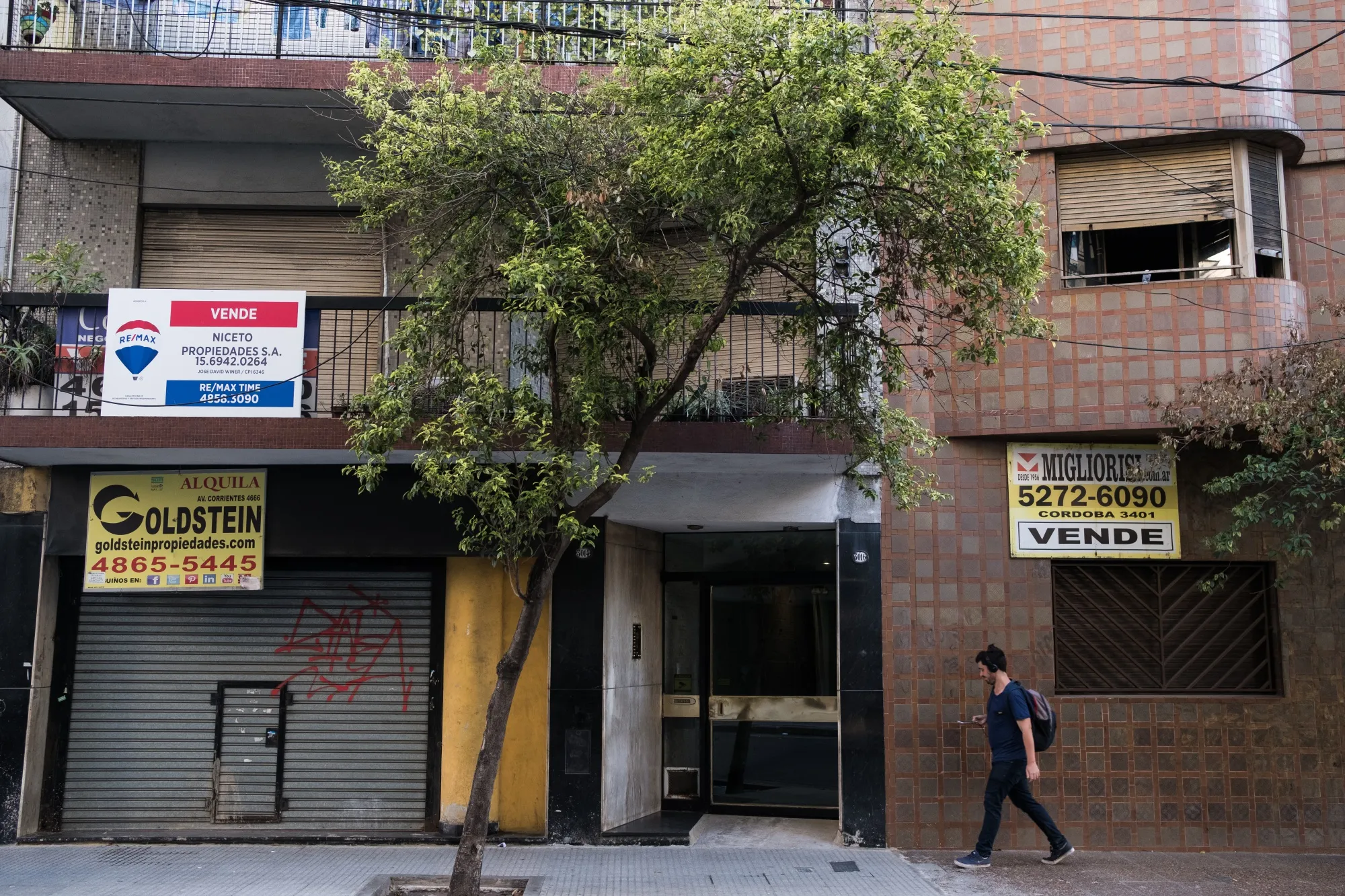 Argentina's Hot Summer Of Packed Subways, More Theft And Floods 