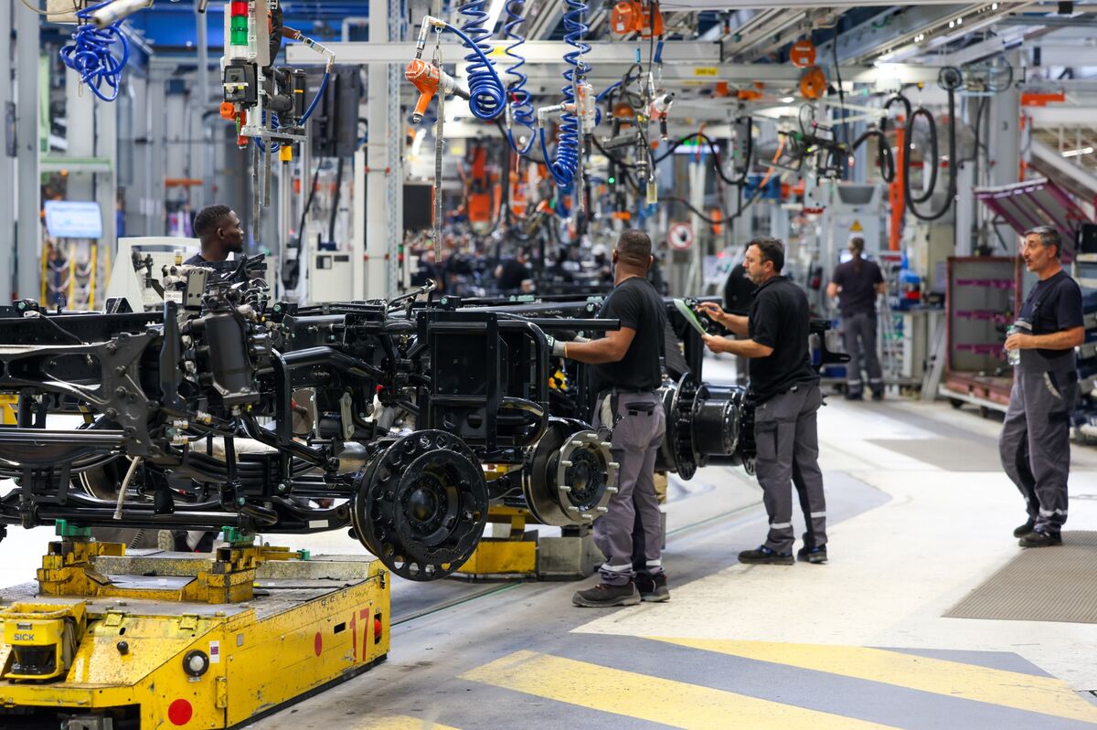 German Economy Shrinks More Than Estimated on Trade Reversal