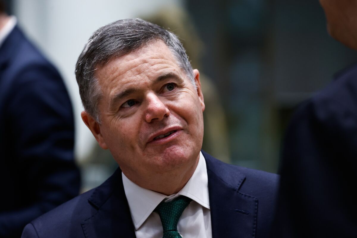 ECB Jobs Race Jolted by Shock Exit of Euro-Area Finance Chief