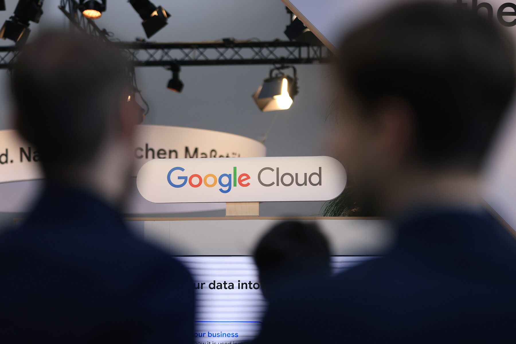 Google Says Over Half Of Generative AI Startups Use Its Cloud - Bloomberg