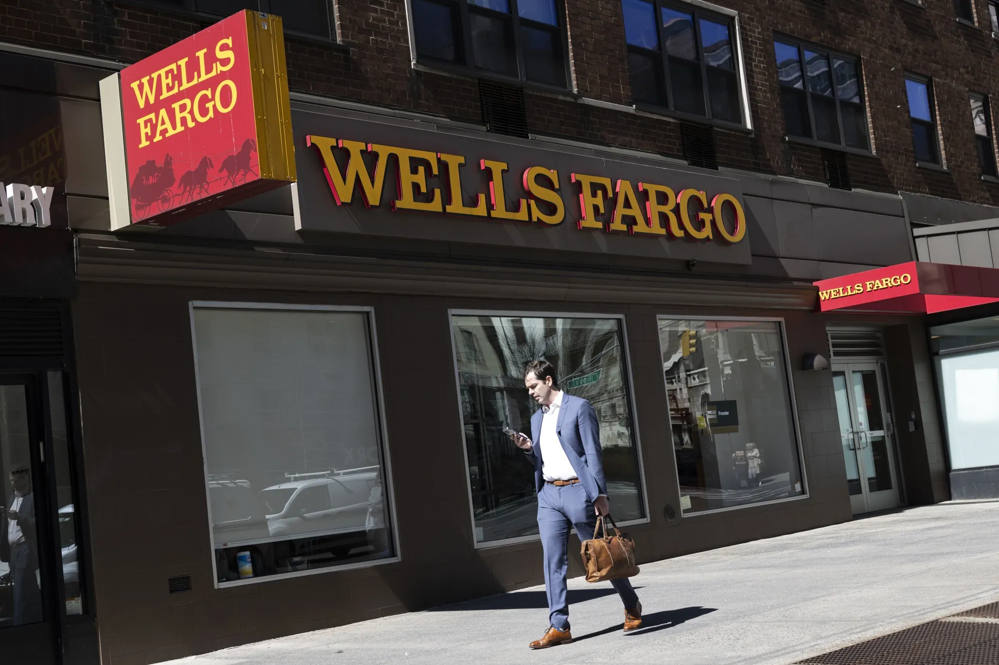 A Wells Fargo bank branch in New York, US, on Wednesday, March 29, 2023.&nbsp;