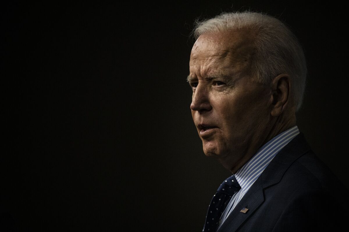 Biden to Begin Vaccine Donations Abroad as Variant Threat Looms thumbnail