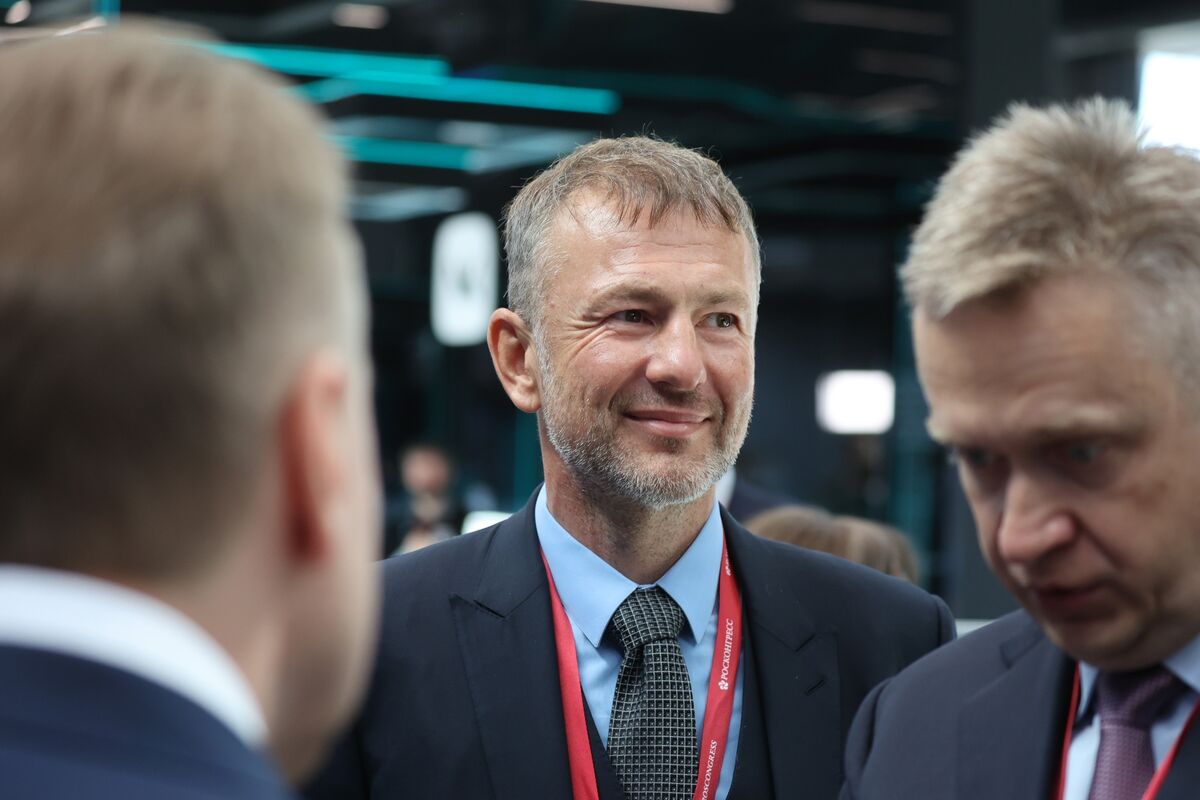 Sanctioned Russia Billionaire Andrey Melnichenk Joins Gorbachev