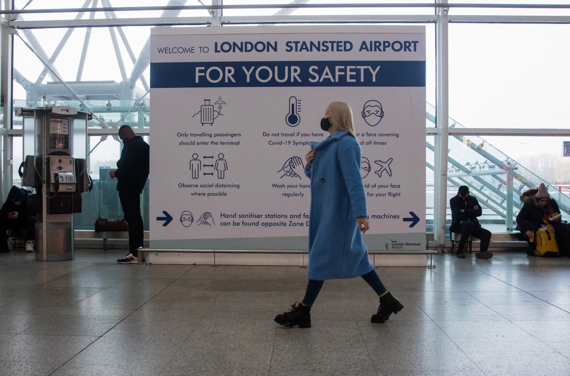 Airlines Start to Scrap U.K. Flights Following New Lockdown