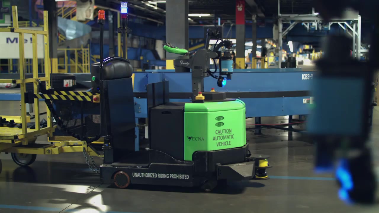 Vecna Robotics’ RT4500 autonomous tugger.