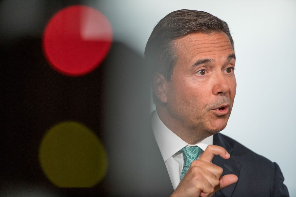 Credit Suisse’s New Chairman HortaOsorio to Decide If a Deal Is the